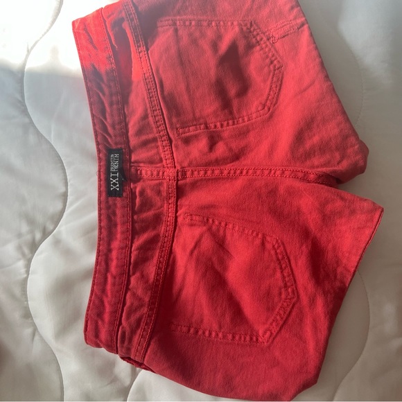 RED DENIM SHORT SZ 28 - Picture 6 of 9